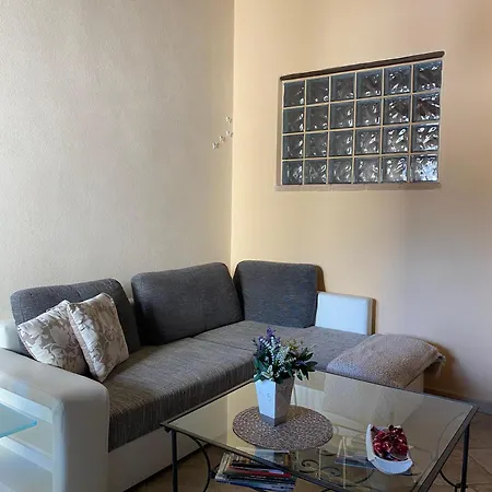 Διαμέρισμα Alex's *